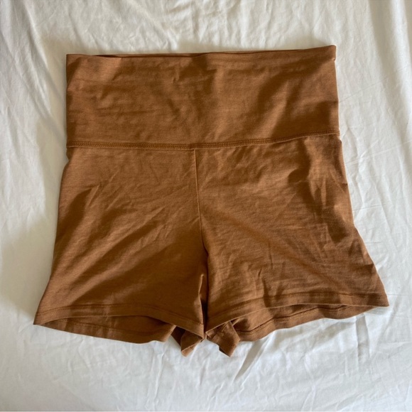 SKIMS Cover Up Fold Over Shorts size M - Picture 2 of 6